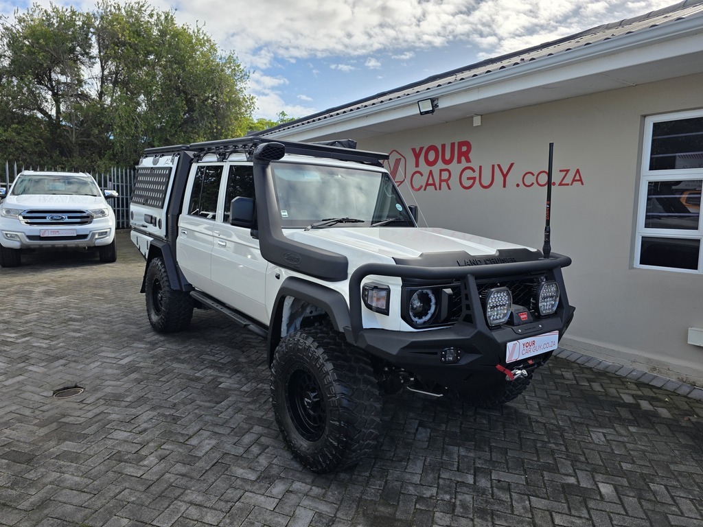 2025 Toyota Land CRUISER PICK UP photo